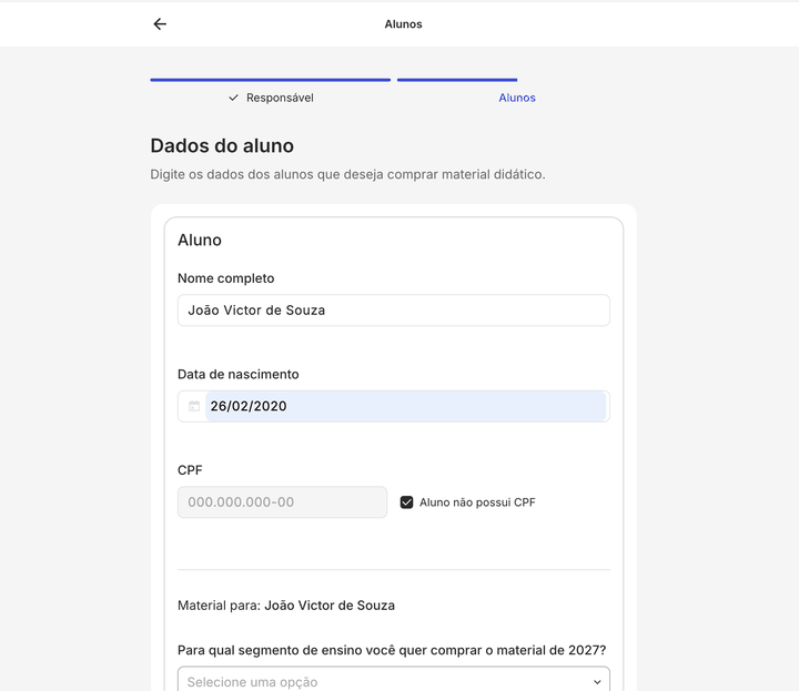 Formulário com dados do aluno: nome, data de nascimento, CPF e segmento